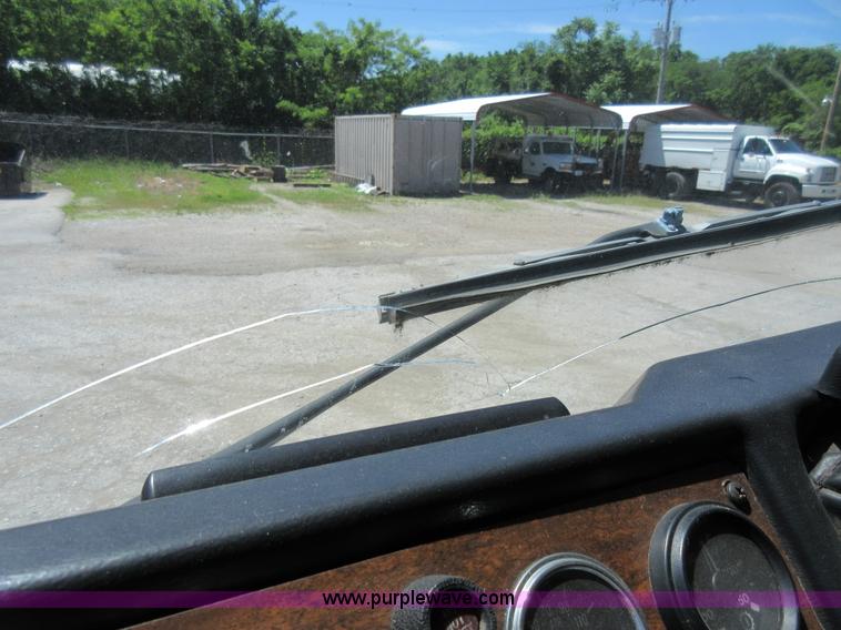 image for item L2826 1996 Peterbilt 320 refuse truck