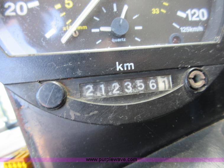 image for item L2826 1996 Peterbilt 320 refuse truck