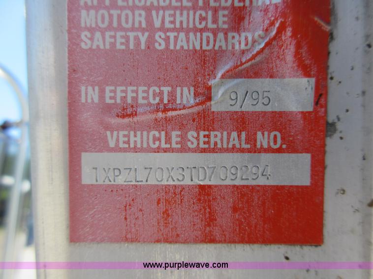 image for item L2826 1996 Peterbilt 320 refuse truck