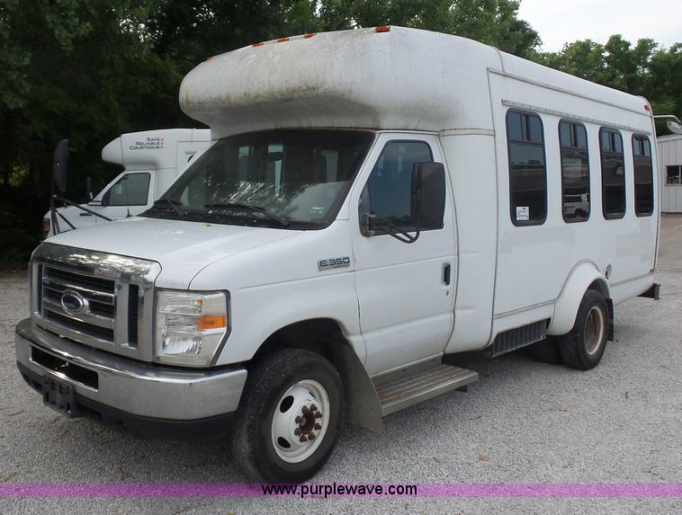 image for item L2850 2008 Ford E350 Super Duty bus