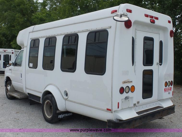 image for item L2850 2008 Ford E350 Super Duty bus