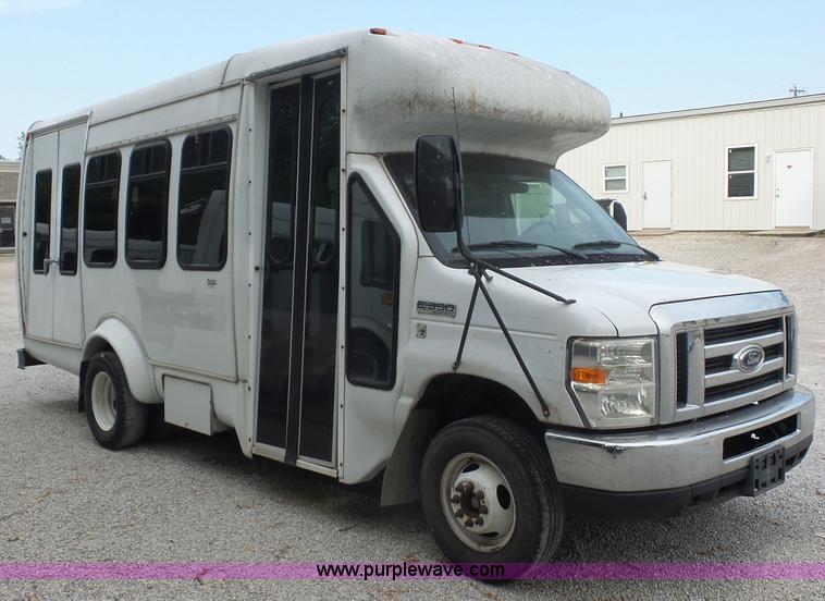 image for item L2850 2008 Ford E350 Super Duty bus