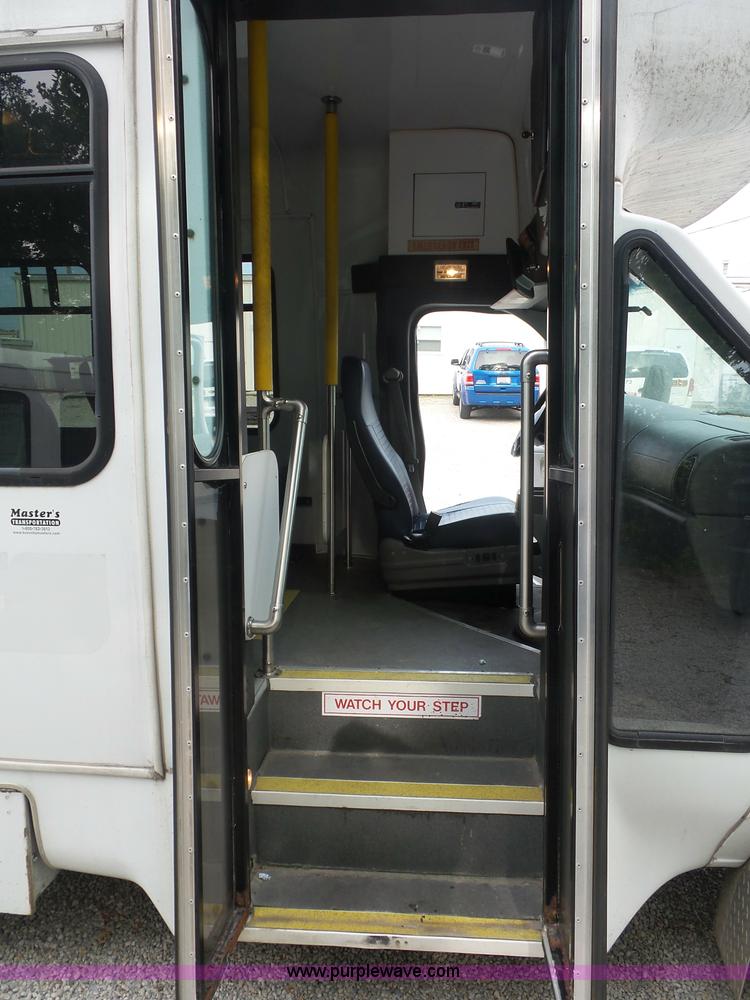 image for item L2850 2008 Ford E350 Super Duty bus