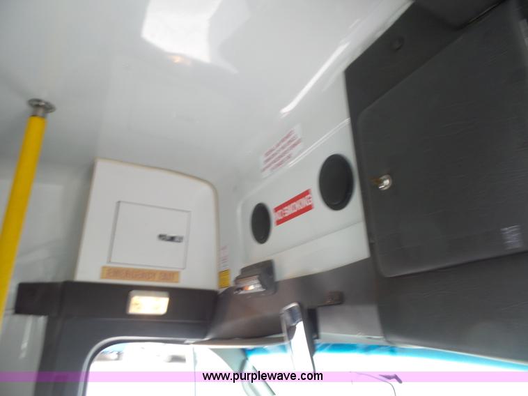 image for item L2850 2008 Ford E350 Super Duty bus