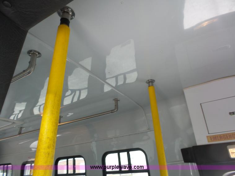 image for item L2850 2008 Ford E350 Super Duty bus