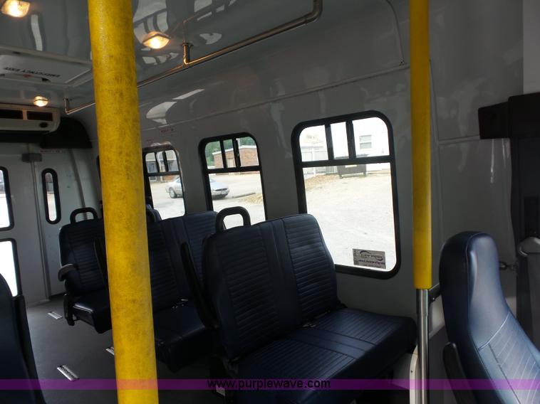 image for item L2850 2008 Ford E350 Super Duty bus