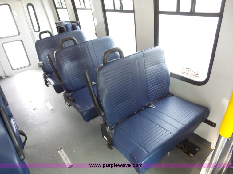 image for item L2850 2008 Ford E350 Super Duty bus