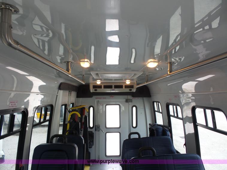 image for item L2850 2008 Ford E350 Super Duty bus