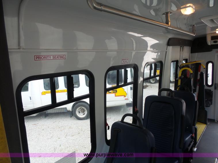 image for item L2850 2008 Ford E350 Super Duty bus