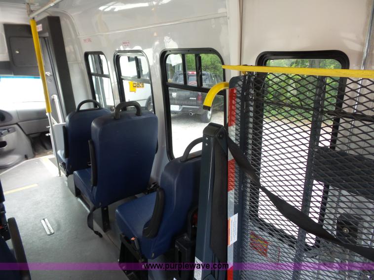 image for item L2850 2008 Ford E350 Super Duty bus