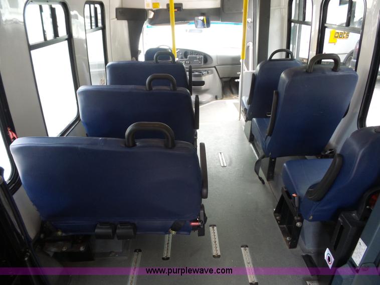 image for item L2850 2008 Ford E350 Super Duty bus