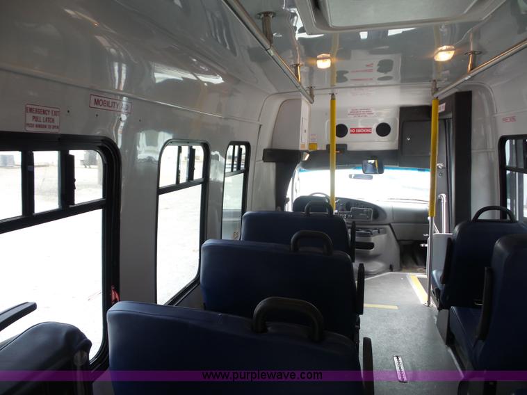 image for item L2850 2008 Ford E350 Super Duty bus