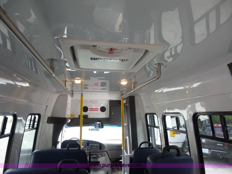 image for item L2850 2008 Ford E350 Super Duty bus