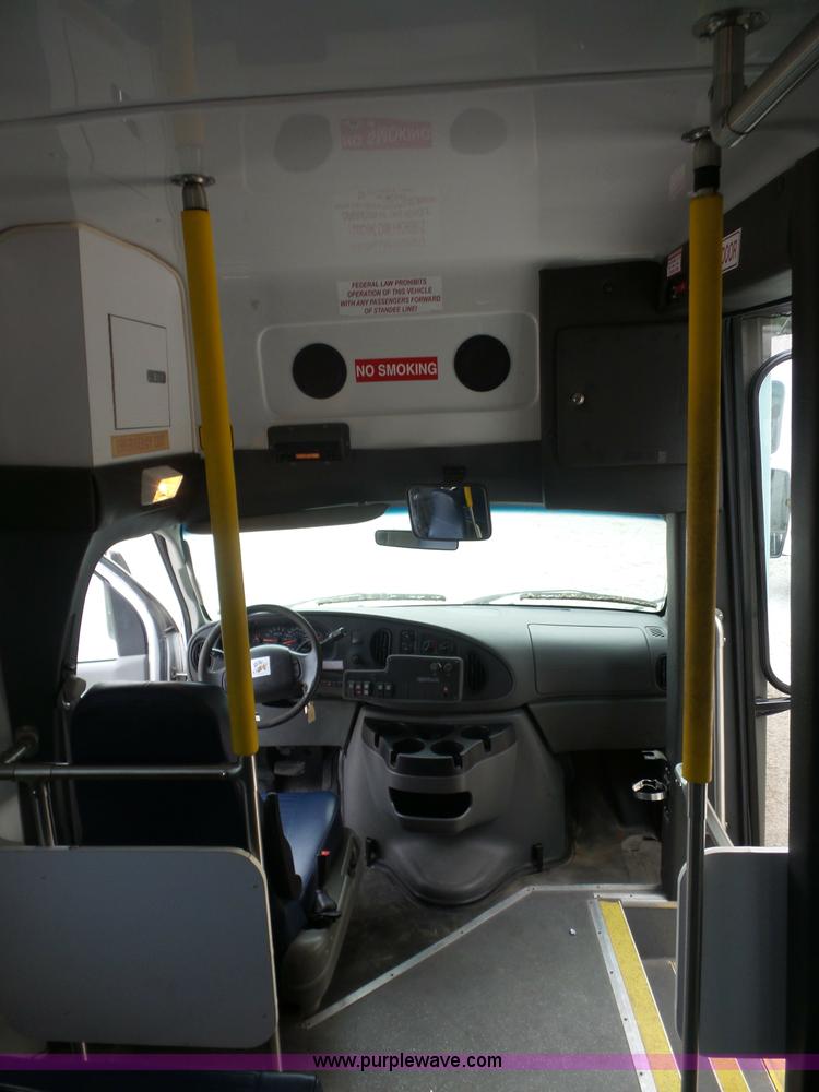 image for item L2850 2008 Ford E350 Super Duty bus