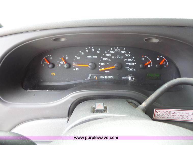 image for item L2850 2008 Ford E350 Super Duty bus