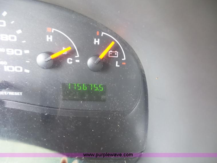 image for item L2850 2008 Ford E350 Super Duty bus