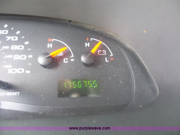 image for item L2850 2008 Ford E350 Super Duty bus