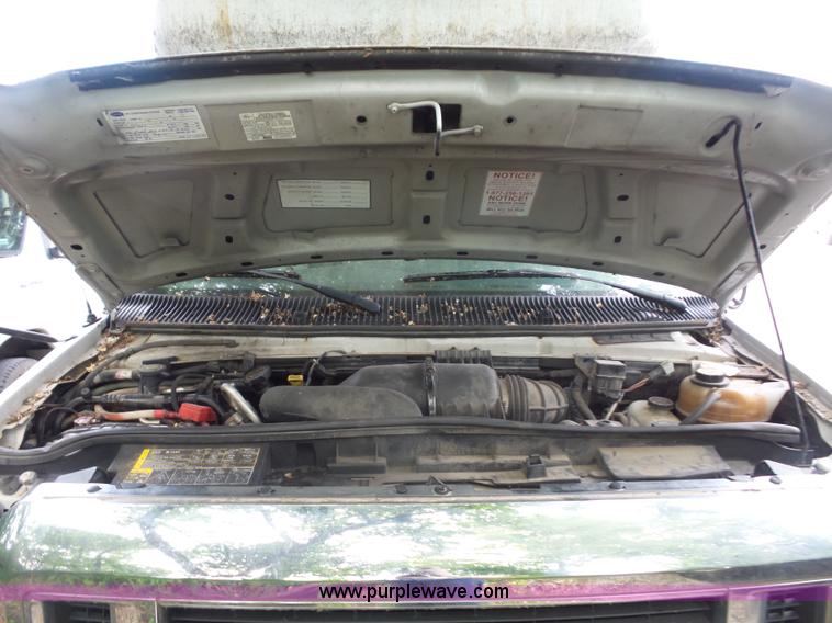 image for item L2850 2008 Ford E350 Super Duty bus