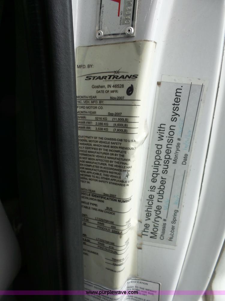 image for item L2850 2008 Ford E350 Super Duty bus