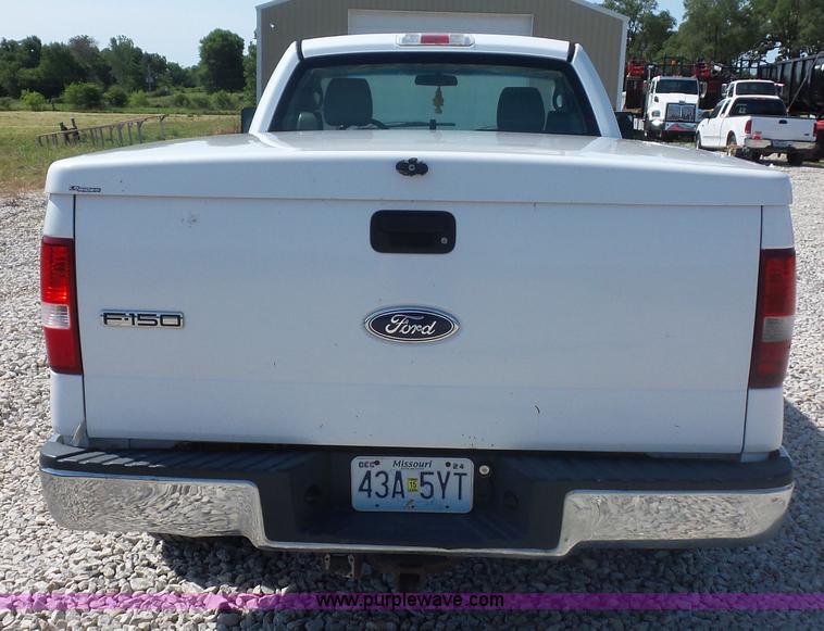 image for item L2878 2004 Ford F150 pickup truck