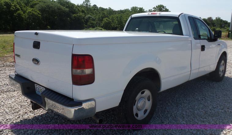 image for item L2878 2004 Ford F150 pickup truck