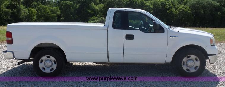 image for item L2878 2004 Ford F150 pickup truck