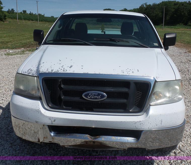 image for item L2878 2004 Ford F150 pickup truck