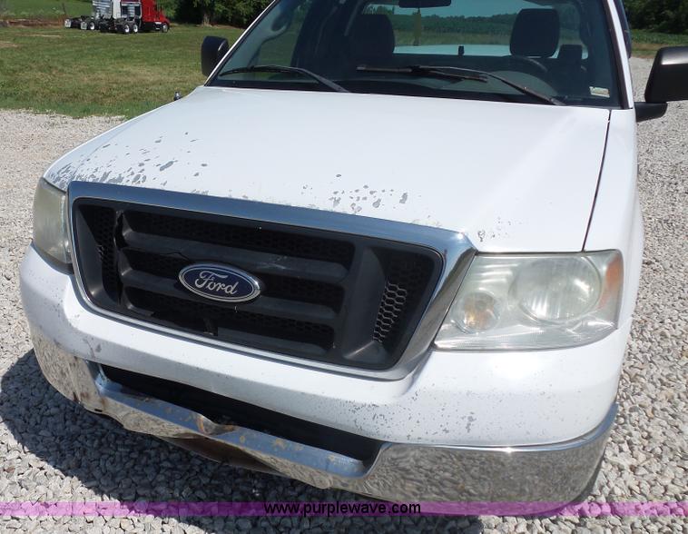 image for item L2878 2004 Ford F150 pickup truck