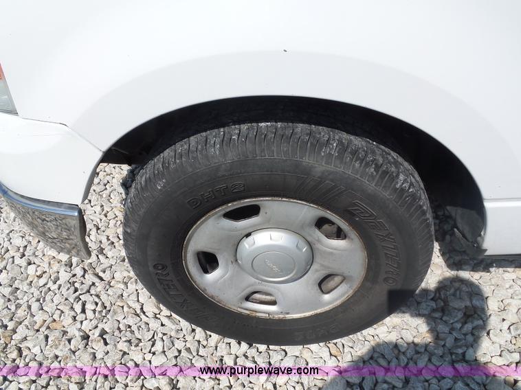 image for item L2878 2004 Ford F150 pickup truck