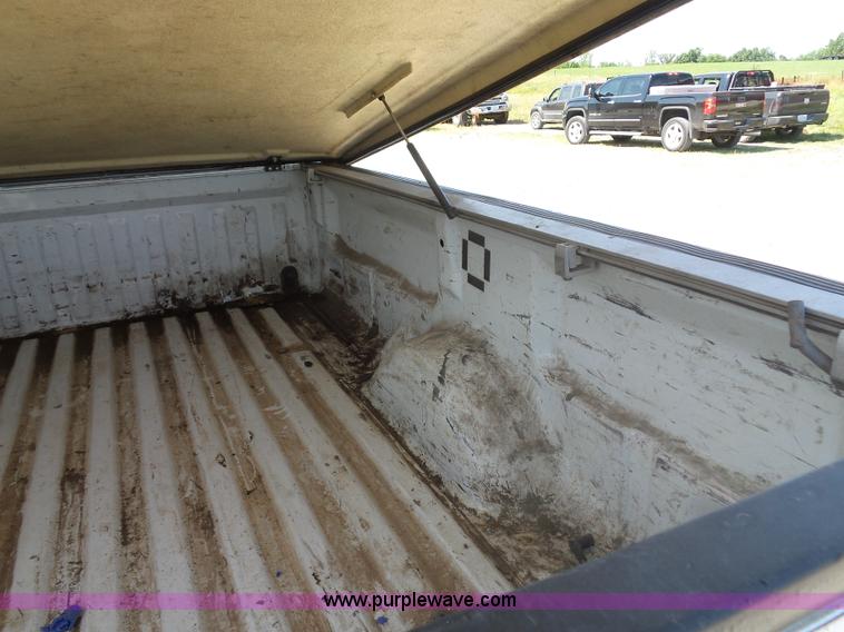 image for item L2878 2004 Ford F150 pickup truck