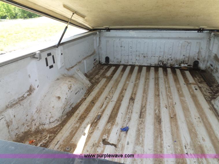 image for item L2878 2004 Ford F150 pickup truck