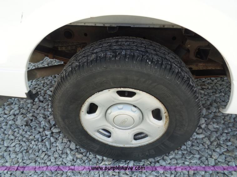 image for item L2878 2004 Ford F150 pickup truck