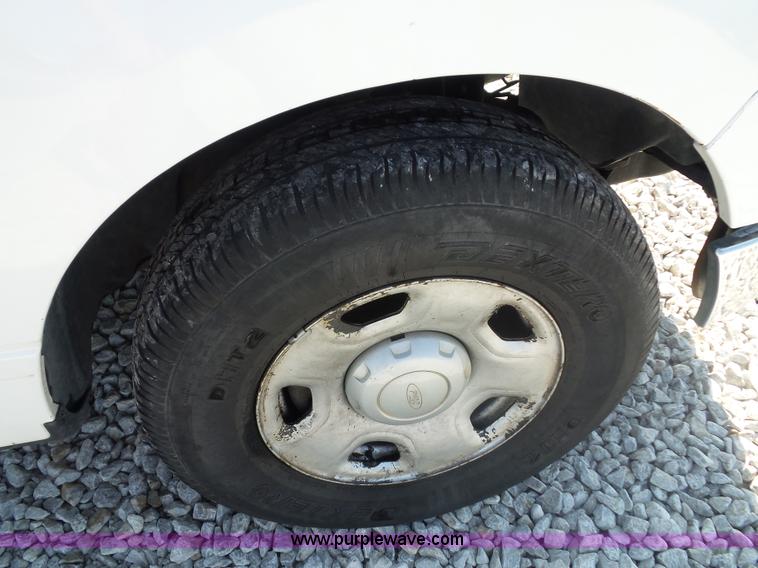 image for item L2878 2004 Ford F150 pickup truck