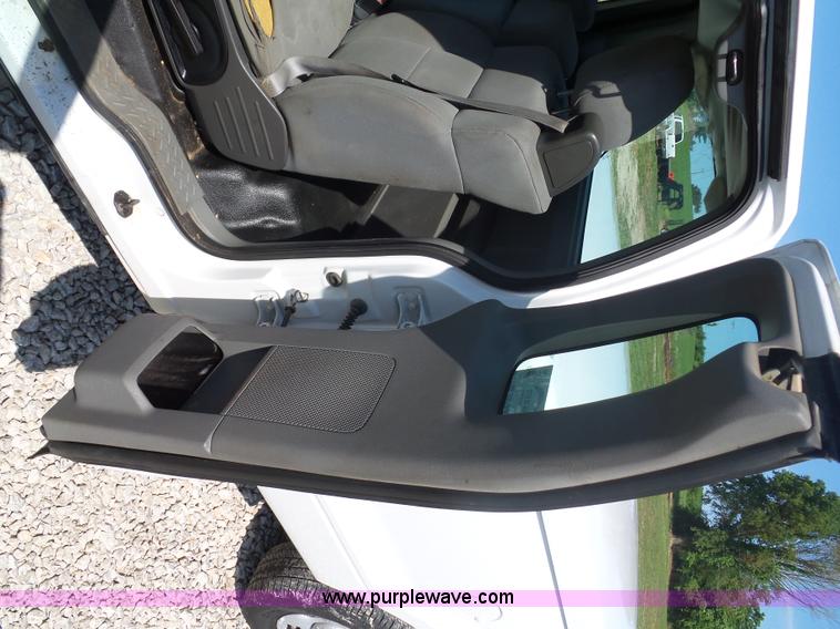 image for item L2878 2004 Ford F150 pickup truck