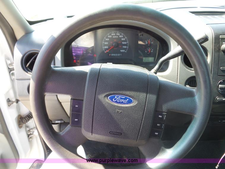 image for item L2878 2004 Ford F150 pickup truck