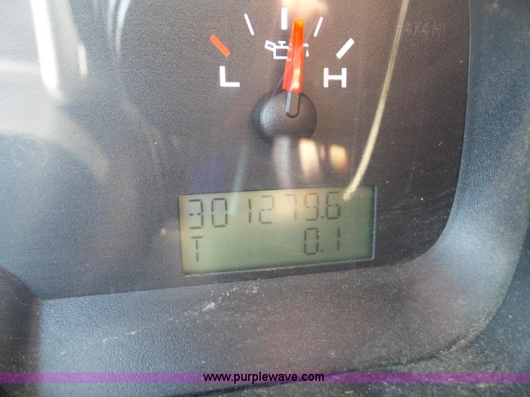 image for item L2878 2004 Ford F150 pickup truck