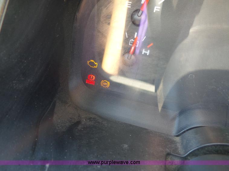 image for item L2878 2004 Ford F150 pickup truck