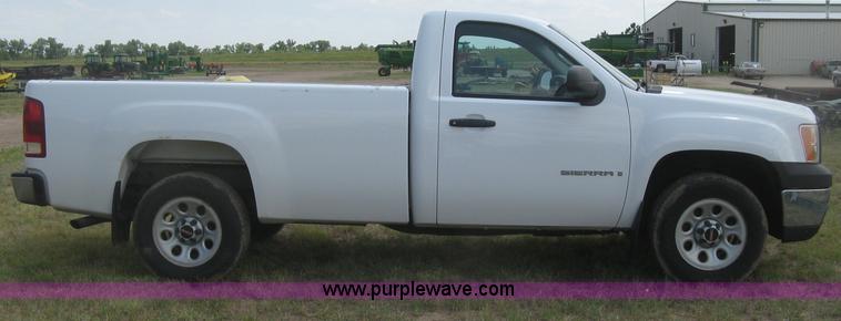 image for item L3839 2008 GMC Sierra 1500 pickup truck