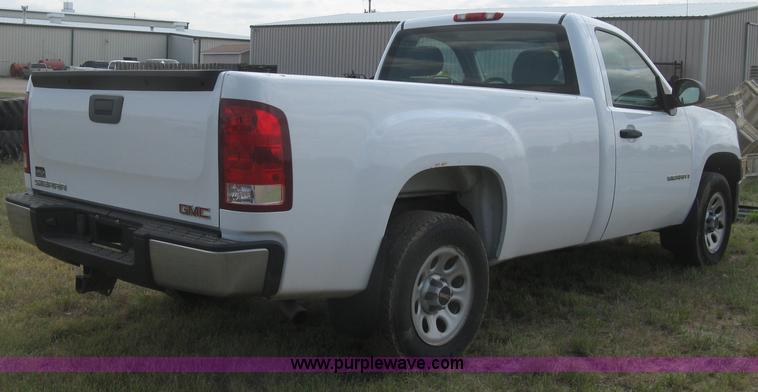 image for item L3839 2008 GMC Sierra 1500 pickup truck