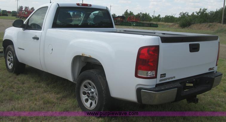 image for item L3839 2008 GMC Sierra 1500 pickup truck