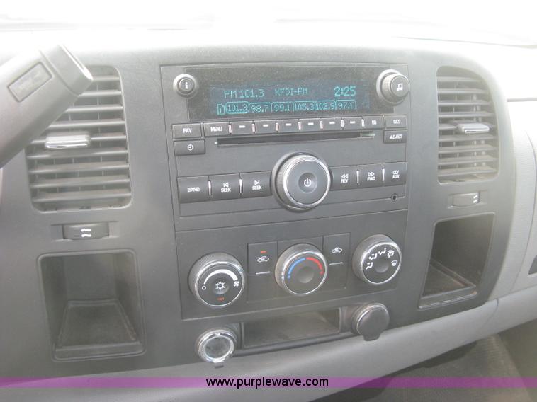 image for item L3839 2008 GMC Sierra 1500 pickup truck