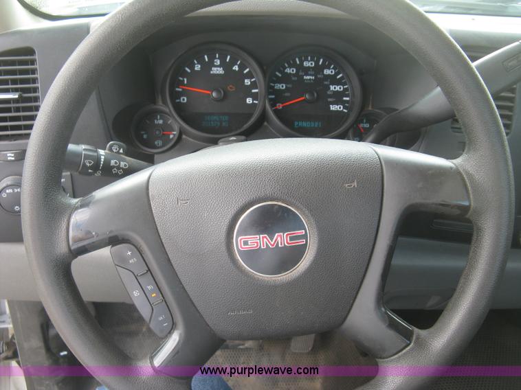 image for item L3839 2008 GMC Sierra 1500 pickup truck