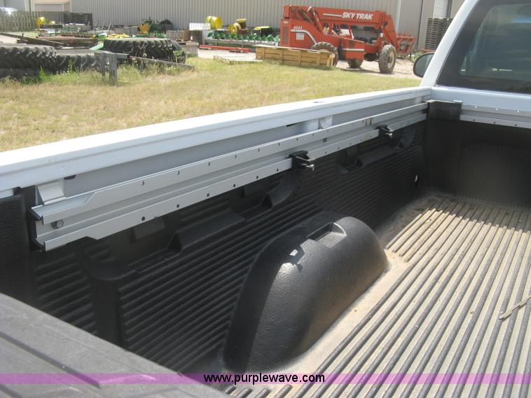 image for item L3839 2008 GMC Sierra 1500 pickup truck