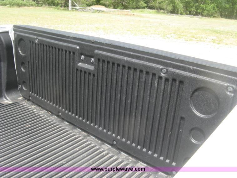 image for item L3839 2008 GMC Sierra 1500 pickup truck