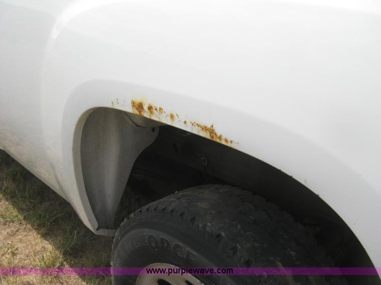 image for item L3839 2008 GMC Sierra 1500 pickup truck