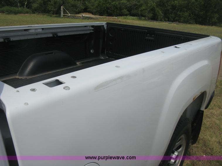 image for item L3839 2008 GMC Sierra 1500 pickup truck