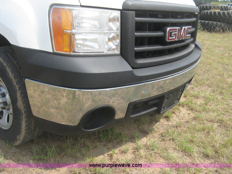 image for item L3839 2008 GMC Sierra 1500 pickup truck