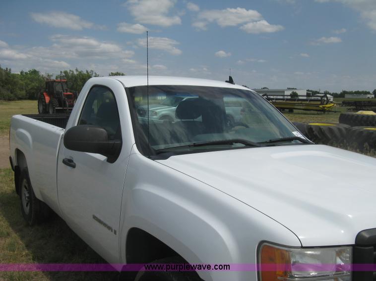 image for item L3839 2008 GMC Sierra 1500 pickup truck