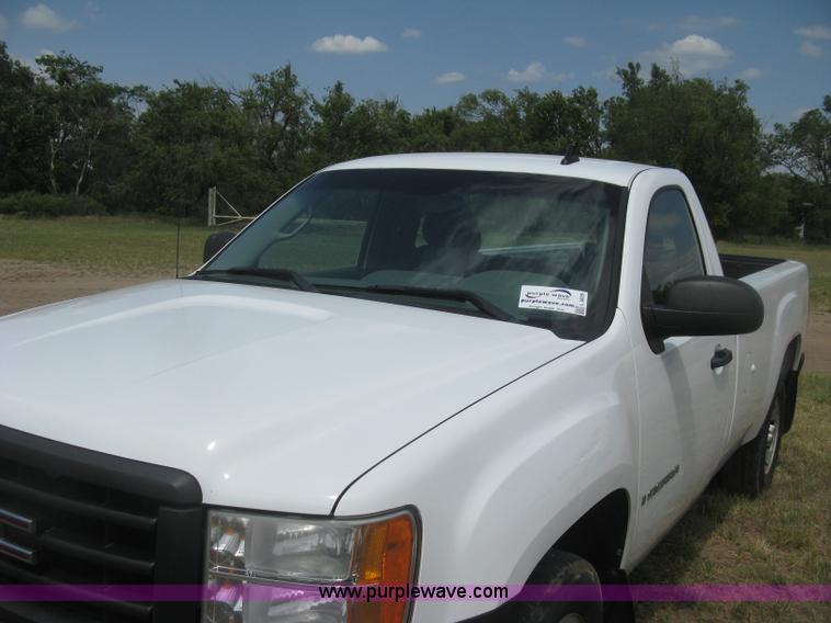 image for item L3839 2008 GMC Sierra 1500 pickup truck