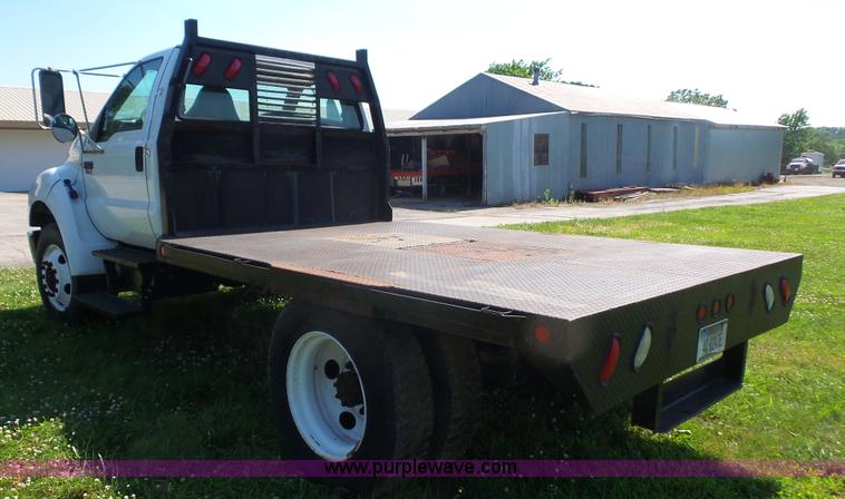 image for item L4857 2006 Ford F650 Super Duty flatbed truck